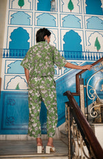 Load image into Gallery viewer, Botanical Vine Cropped Trousers - Khajoor
